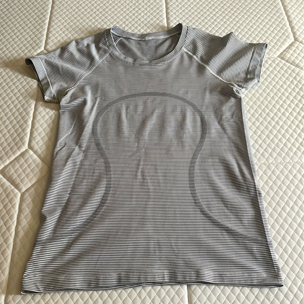 Lululemon swiftly tech shirt